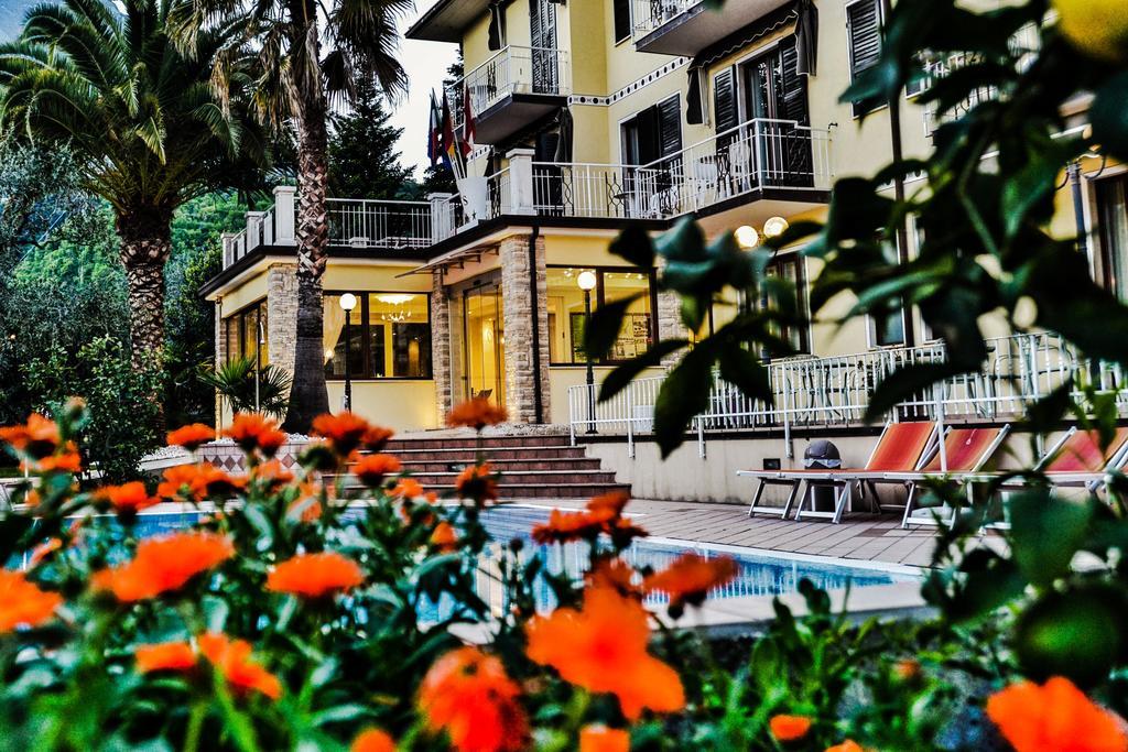 Hotel Sorriso Тосколано-Мадерно Экстерьер фото