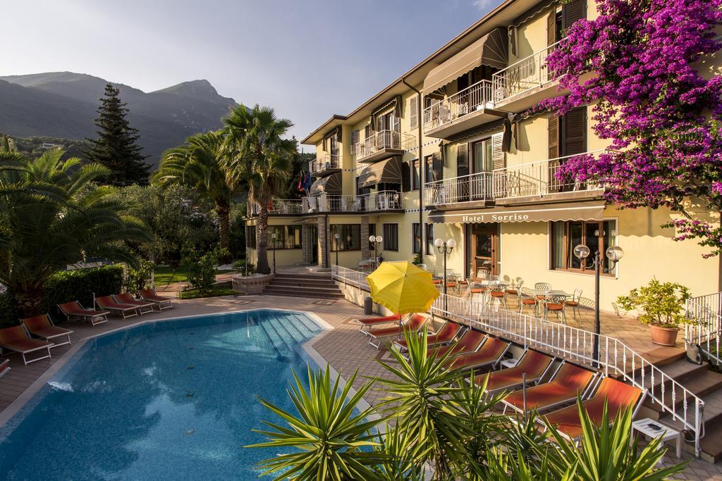 Hotel Sorriso Тосколано-Мадерно Экстерьер фото