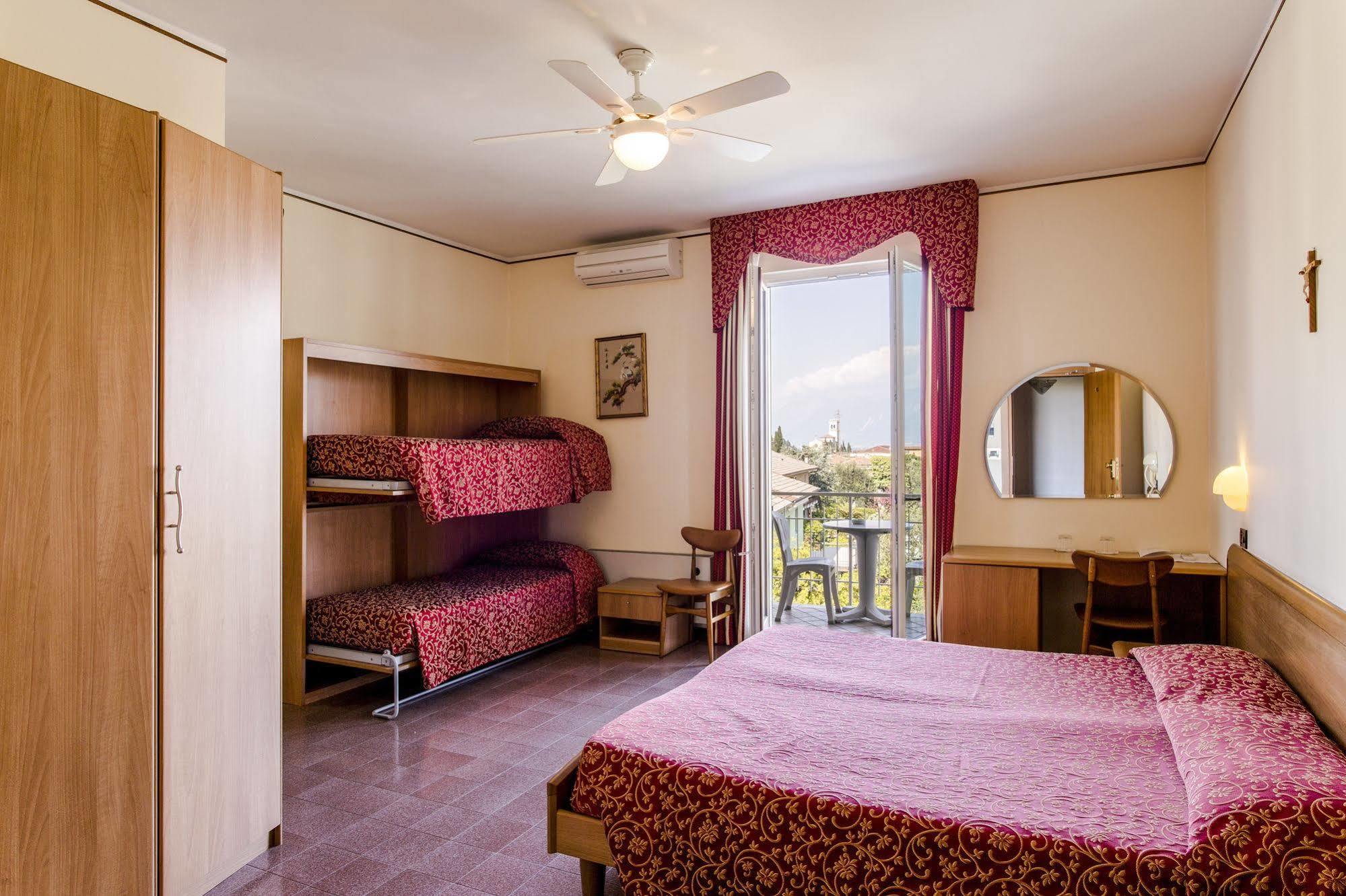 Hotel Sorriso Тосколано-Мадерно Экстерьер фото